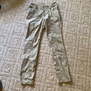 Women’s khaki cargo pants